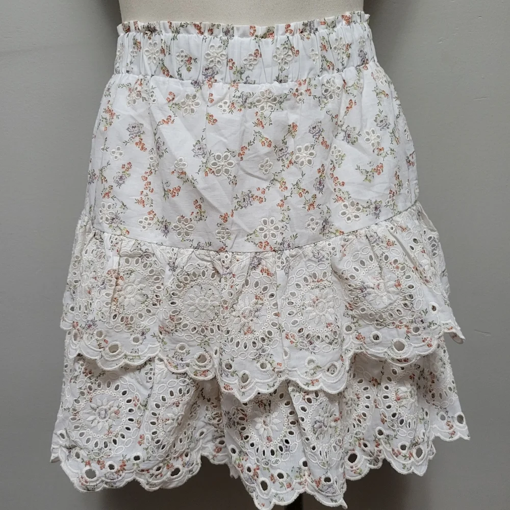 Loft white floral tiered ruffle mini skirt size small - Picture 2 of 9